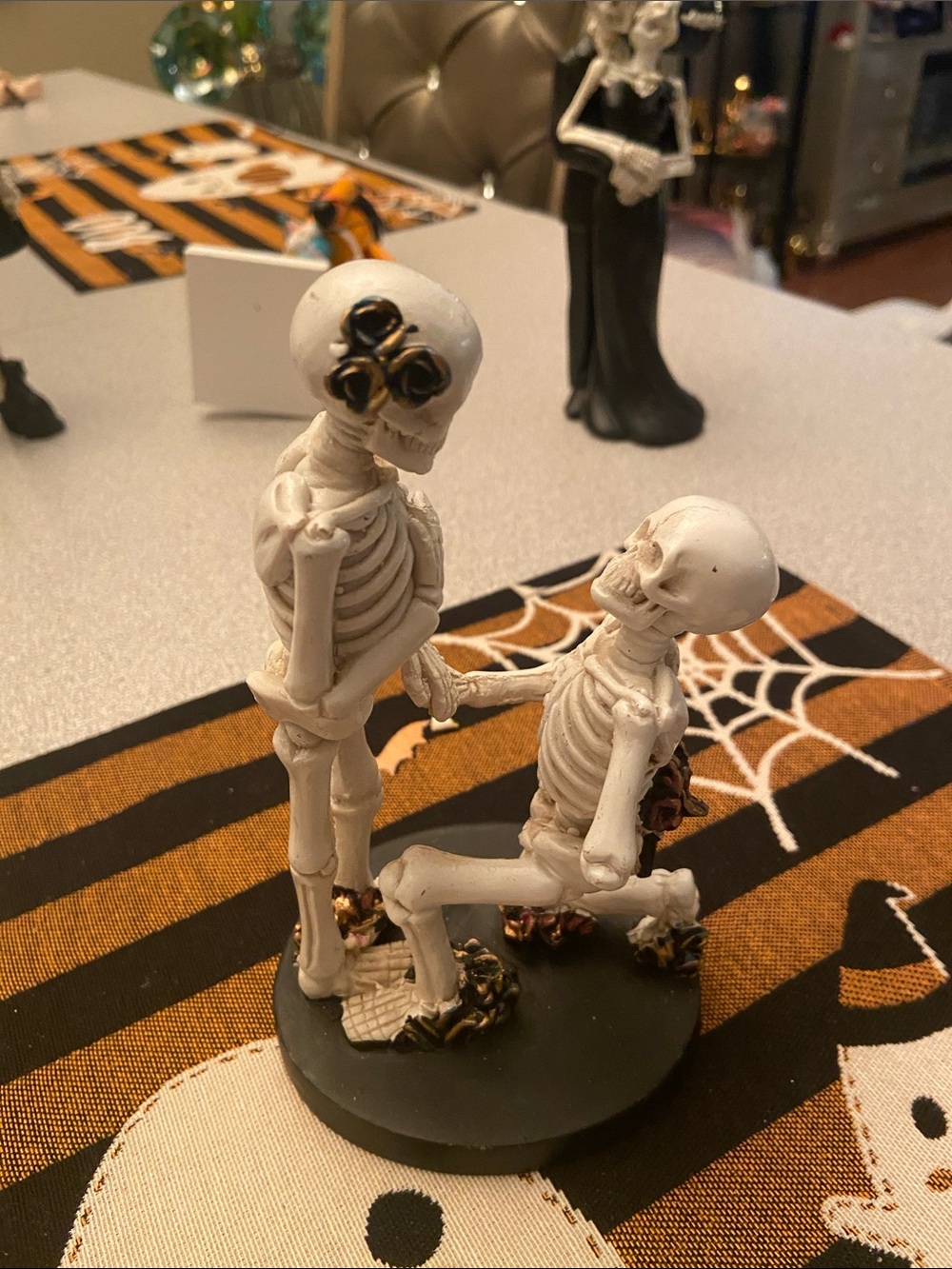 Halloween Skeleton Couple Figurine - White & Black
